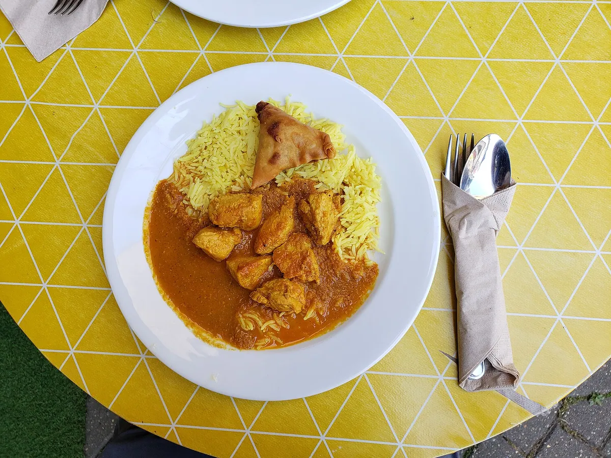 Indian food typical of Cullys Curry